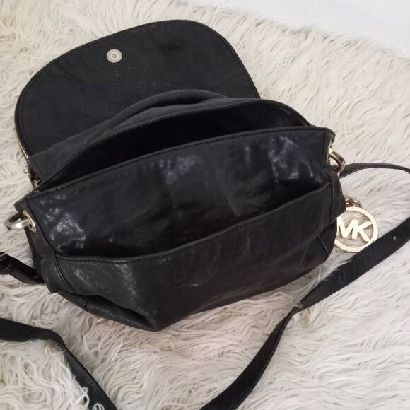 MICHAEL KORS Black Leather Messenger Bag Gold Charm Medallion Zip Fold Pockets - Picture 4 of 9